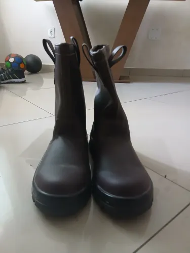 Duas bota de coro