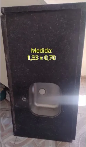 Bancada / pia de granito preto São Gabriel com cuba - 1,33m x 0,70m - barato - cozinha