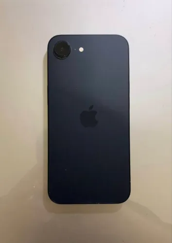iPhone 16e 128GB Preto - bateria 90%