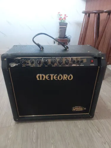 Amplificador Meteoro Nitrous GS100 2x10"