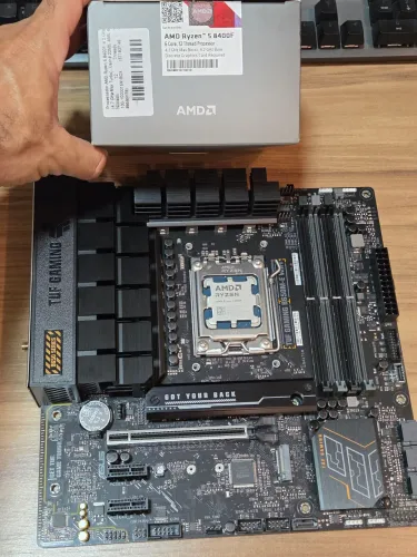 Kit ryzen 5 8400F + b650m - e wifi asus tuf