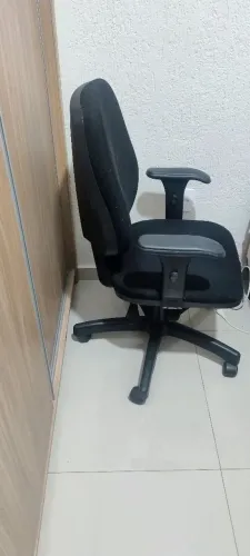 Cadeira executiva em bom estado para venda