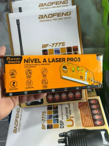 Nível laser com fita métrica 