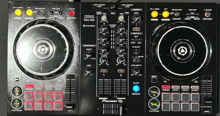 Ddj 400