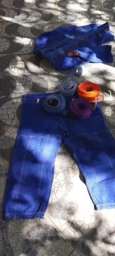 Kimono de jiu-jitsu novo tamanho A2 veste do M ao G depende da desenvoltura da pessoa 