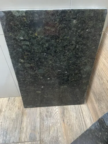 Granito verde  Ubatuba / TAM :60cmx42cm