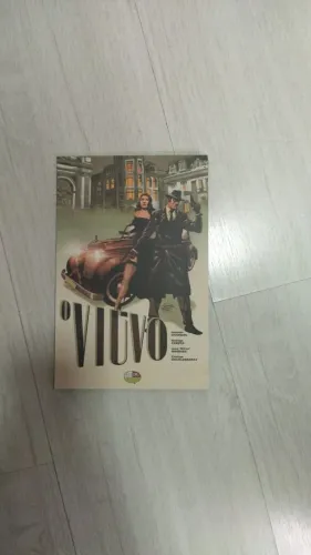 Hq o Vitúvo - Editora FRZ - Capa Dura - Noir