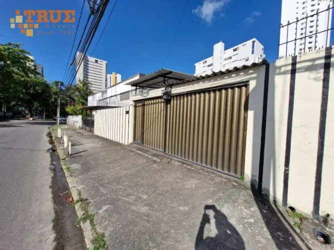 CASA NO PARNAMIRIM EM RUA MOVIMENTADA, IDEAL PARA SEU NEGÓCIO