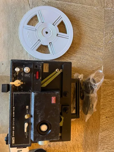Kit Super 8 Elmo - Câmera 3000SL Macro + Projetor Sonoro ST-800 - Made in Japan, com caixa