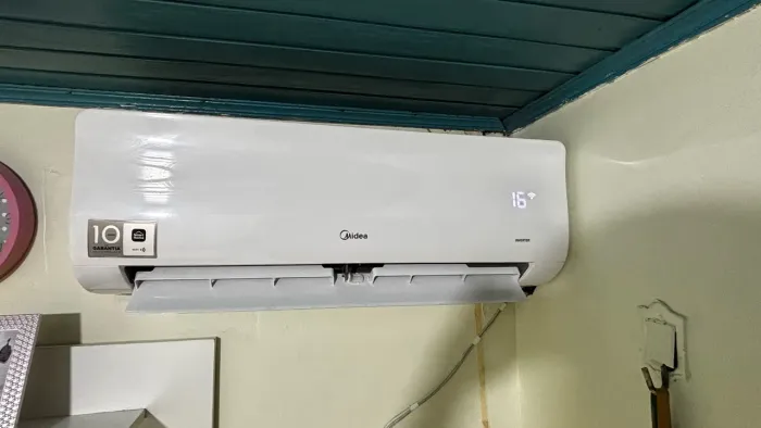Vende se ar condicionado, bem conservado, marca midea