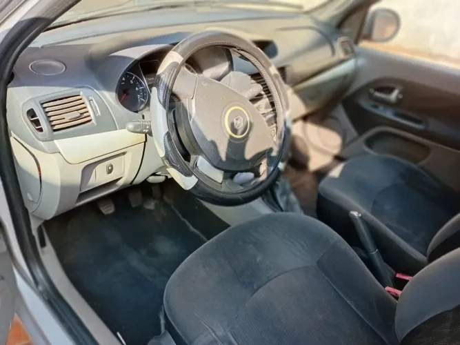 Renault Symbol Privilège Hi-flex 1.6 16V 4P 2013