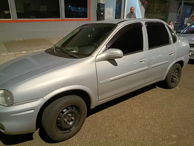 Chevrolet Corsa Sedan 1.0 MPFI 8V 71cv 4P 2002