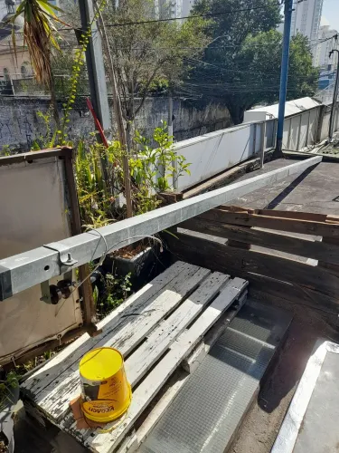 Poste padrão