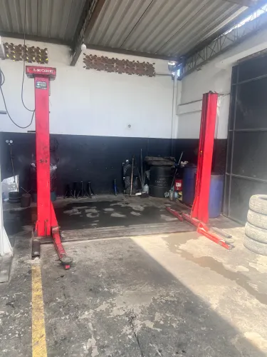 Elevador automotivo 2600 kg marca leone 