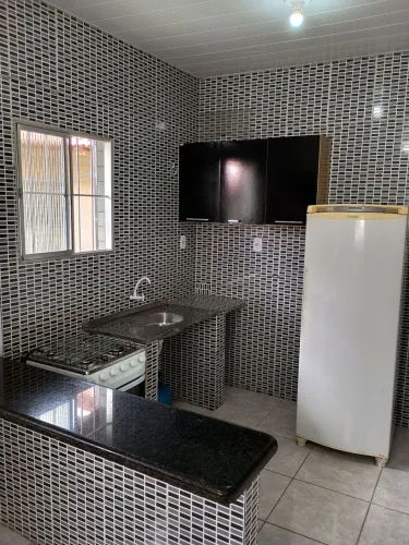 Alugo apartamento mobiliado incluindo água , luz e internet vaga para moto .