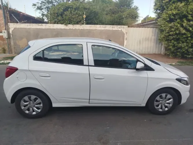 Chevrolet Onix Hatch LT 1.0 8V Flex Mec. 4P 2019