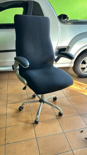 Vendemos cadeira de escritório giratória reformadas