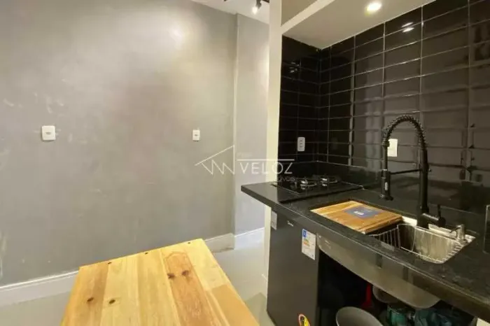 Kitnet/Conjugado : / Residencial / Santa Teresa