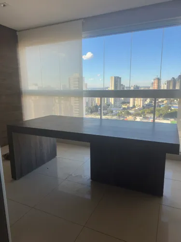 MESA DE MADEIRA MACIÇA
