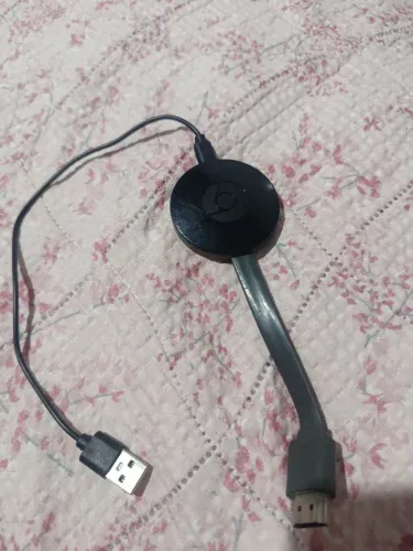 Vendo Chromecast aparelho que faz tv virar smart