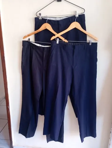 Kit com 3 calças sociais masculinas 46
