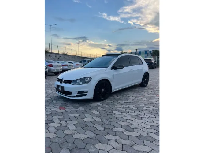 Volkswagen Golf Highline 1.4 TSI 140cv Aut. 2015