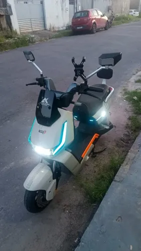 VENDO URGENTE Scooter Elétrica AMZ Dream 5 em excelente estado.