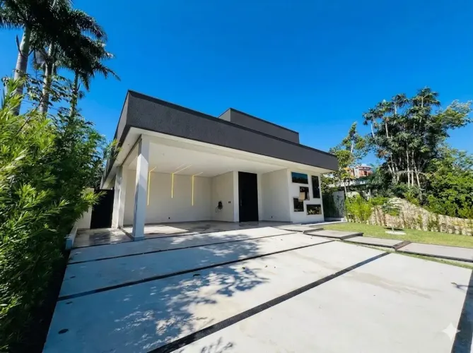 ALPHAVILLE 1, CASA TÉRREA, 3 SUÍTES, 700m² DE TERRENO, PONTA NEGRA