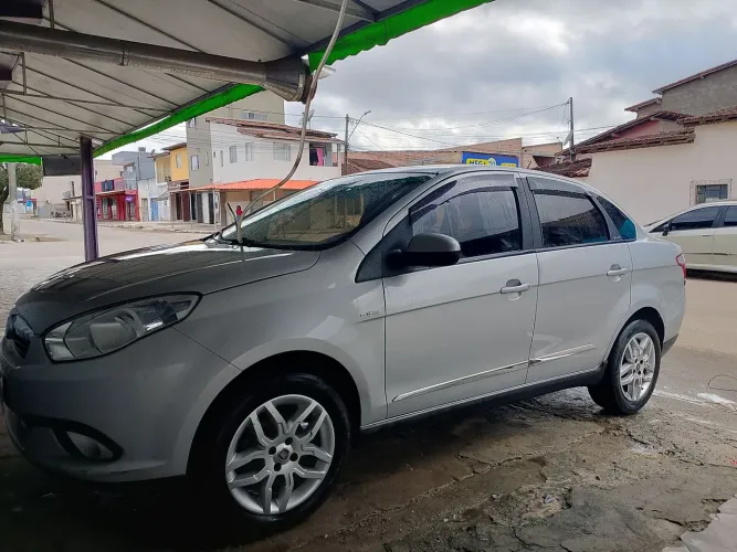 Fiat Grand Siena Essence Dual. 1.6 Flex 16V 2013