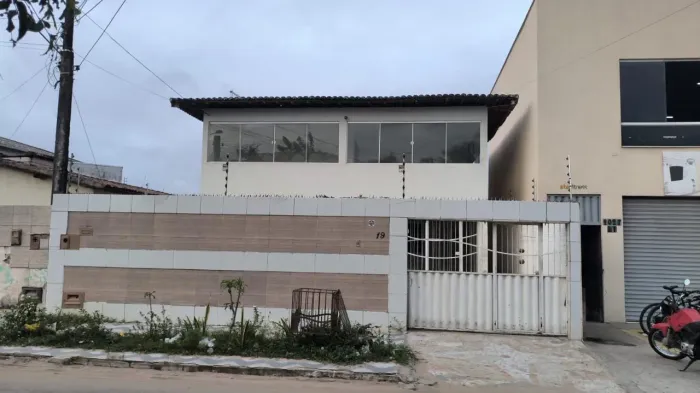 Alugo casa no Planalto