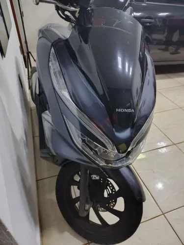 Moto pcx com baixa quilometragem 