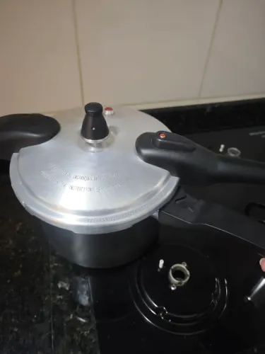 Panela pressão Tramontina 4,5L