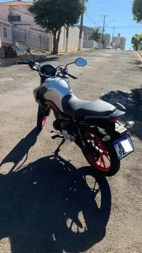Titan 160 edição especial 