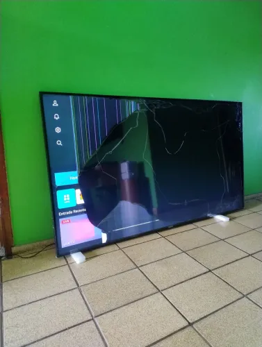 Tv LG 75 polegadas nova com a tela quebrada leiam o anúncio