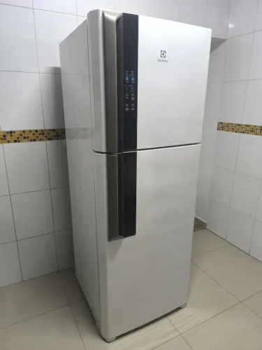 Geladeira Electrolux 474 litros - Não funciona