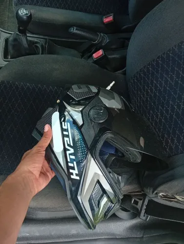 Capacete stelth zero pouco tempo de uso
