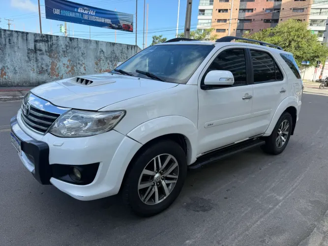 Toyota Hilux SW4 SRV D4-d 4X4 3.0 TDI Dies. AUT 2014