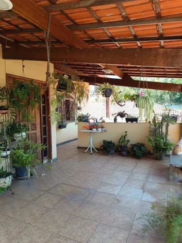 Casa Residencial à venda no Bairro Ouro Preto (BH) | 4 quartos, 4 banheiros e 4 vagas