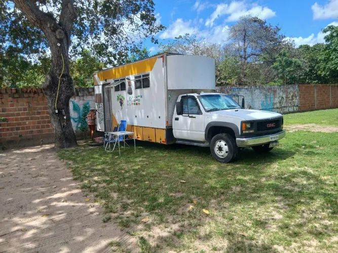 Vendo/troco motorhome doc ok excelente estado.