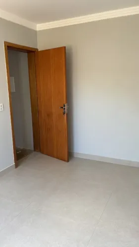 Alugo uma kitinete por 1100,00 para um homem / mulher na av Polônia 914 watts * 