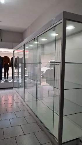 Vende-se vitrines de loja 