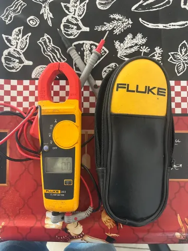 Alicate amperímetro fluke 303