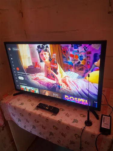 Smart TV Samsung 32" T4300 HD Wi-Fi - Excelente estado