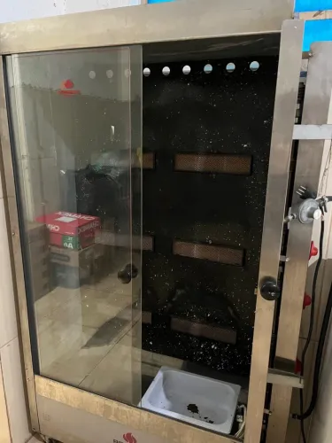 Máquina de frango a gás, comporta 30 frangos 