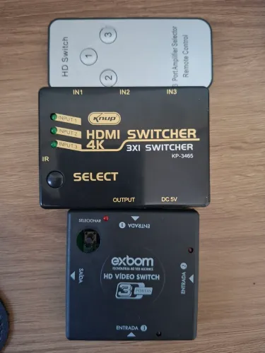 2 swiths de HDMI