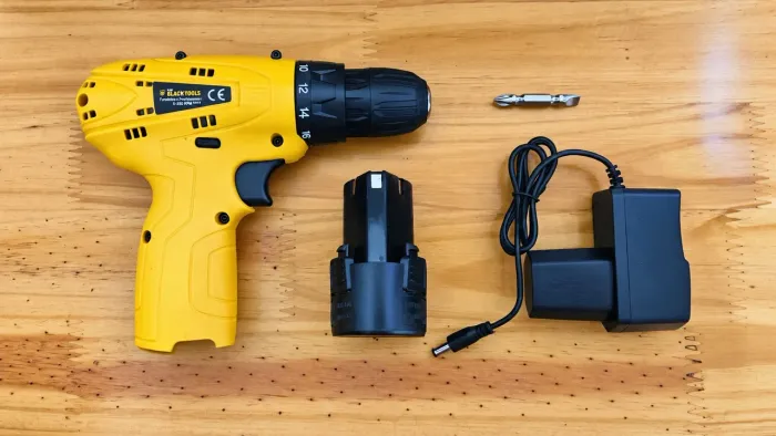 Furadeira e Parafusadeira Black Tool bivolt