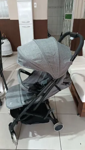 Carrinho de bebê Burigotto compacto dobrável que vira maleta