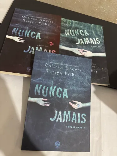 Livros Collen Hoover