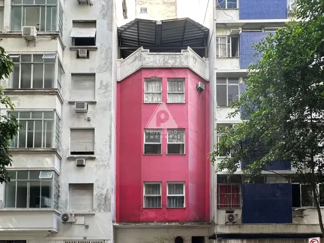 Prédio no Leme a venda
