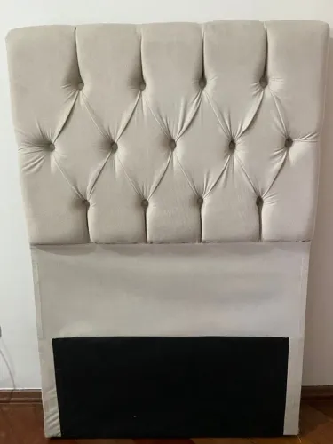 CABECEIRA ALMOFADADA PARA  CAMA DE  SOLTEIRO BONITA E MODERNA 